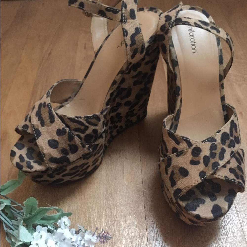 Very used wedges xhilaration